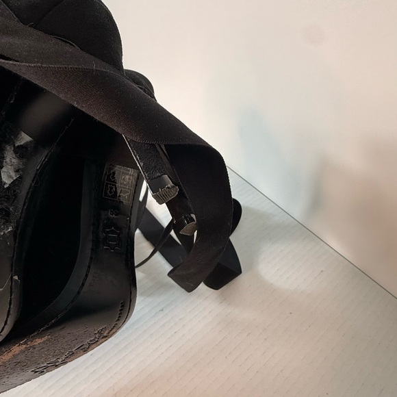 Alice + Olivia Dominique Suede Heels size 8 - Picture 8 of 11